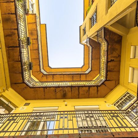 Real Apartments Lovag Budapest Exteriör bild